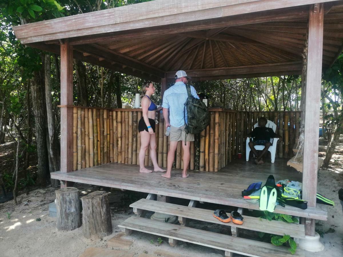 Sonny Island Resort Cabanas Frente Al Mar Punta Bajo Rico Екстериор снимка